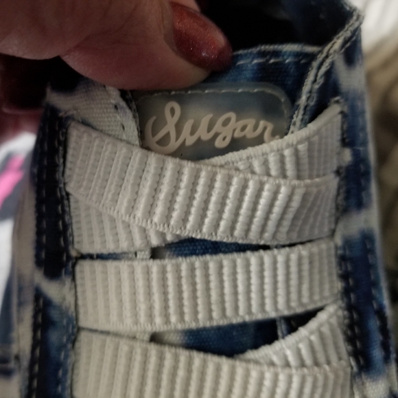 NWOT Sugar Tie dye tennis shoes size 7. - Picture 6 of 8